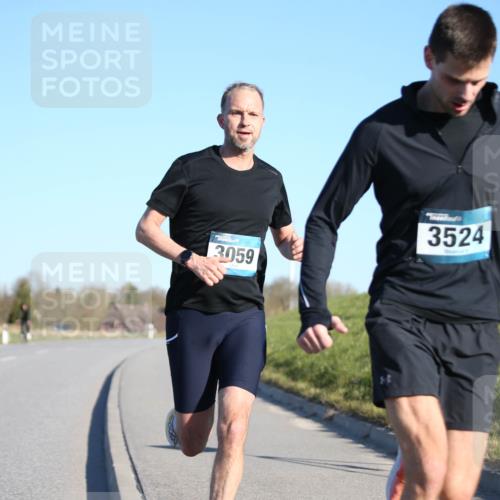 06.04.2025 - 44. Internationalen Wilhelmsburger Insellauf Jannik Wohlers http://msf.ph/oto/7600680 06.04.2025 09:19:07 Laufen 3059, 3524 meine-sportfotos.de