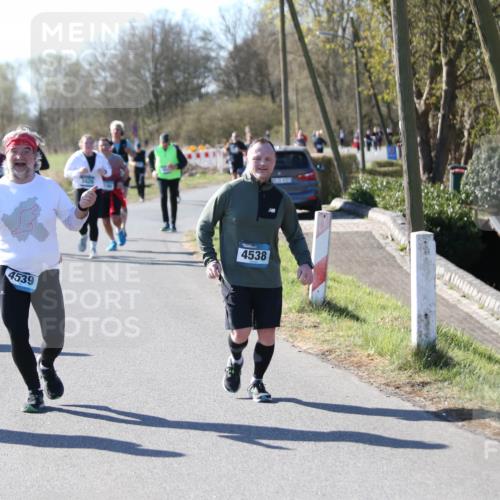 06.04.2025 - 44. Internationalen Wilhelmsburger Insellauf Jannik Wohlers http://msf.ph/oto/7600691 06.04.2025 10:43:01 Laufen 4539, 4538 meine-sportfotos.de