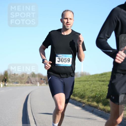 06.04.2025 - 44. Internationalen Wilhelmsburger Insellauf Jannik Wohlers http://msf.ph/oto/7600692 06.04.2025 09:19:07 Laufen 3059, 3524 meine-sportfotos.de