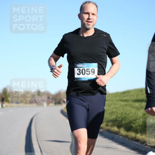 06.04.2025 - 44. Internationalen Wilhelmsburger Insellauf Jannik Wohlers http://msf.ph/oto/7600705 06.04.2025 09:19:07 Laufen 3059, 1 meine-sportfotos.de