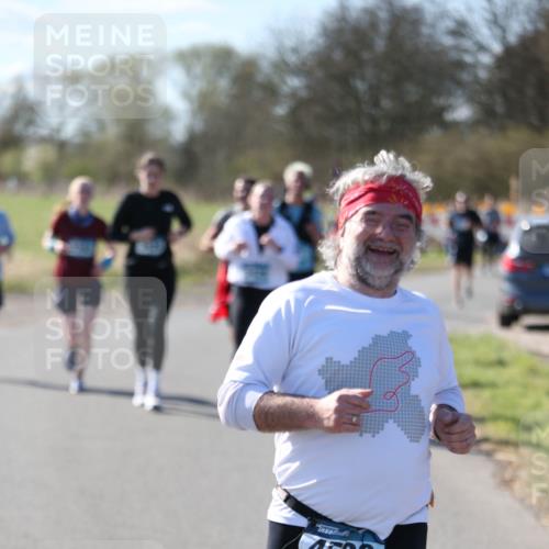 06.04.2025 - 44. Internationalen Wilhelmsburger Insellauf Jannik Wohlers http://msf.ph/oto/7600707 06.04.2025 10:43:03 Laufen 4539 meine-sportfotos.de