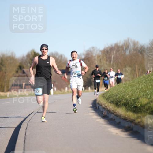 06.04.2025 - 44. Internationalen Wilhelmsburger Insellauf Jannik Wohlers http://msf.ph/oto/7600750 06.04.2025 09:19:22 Laufen 3739, 4570 meine-sportfotos.de