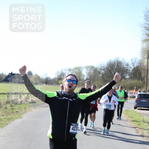 06.04.2025 - 44. Internationalen Wilhelmsburger Insellauf Jannik Wohlers http://msf.ph/oto/7600761 06.04.2025 10:43:05 Laufen 427, 3429 meine-sportfotos.de