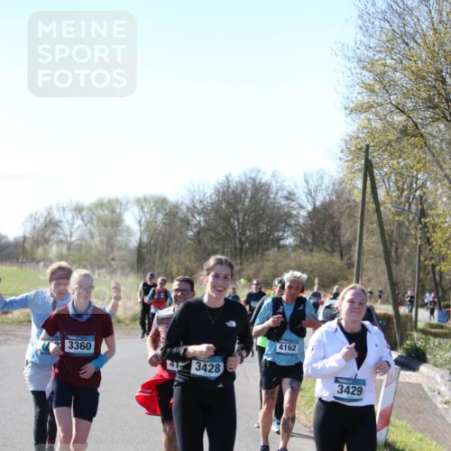 06.04.2025 - 44. Internationalen Wilhelmsburger Insellauf Jannik Wohlers http://msf.ph/oto/7600796 06.04.2025 10:43:07 Laufen 3360, 41, 3428, 4162, 3429 meine-sportfotos.de