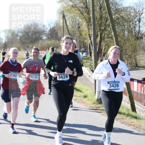 06.04.2025 - 44. Internationalen Wilhelmsburger Insellauf Jannik Wohlers http://msf.ph/oto/7600808 06.04.2025 10:43:08 Laufen 3360, 4193, 4190, 3428, 3429 meine-sportfotos.de