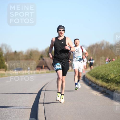 06.04.2025 - 44. Internationalen Wilhelmsburger Insellauf Jannik Wohlers http://msf.ph/oto/7600831 06.04.2025 09:19:25 Laufen 3739, 4570 meine-sportfotos.de