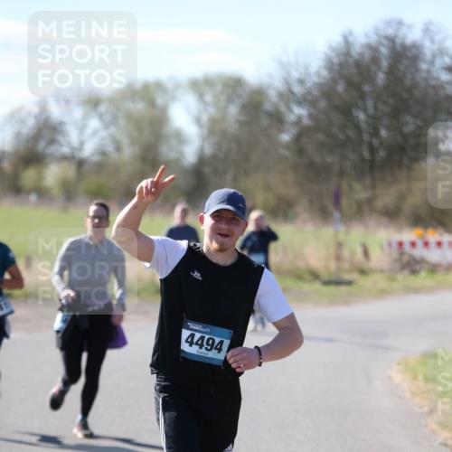 06.04.2025 - 44. Internationalen Wilhelmsburger Insellauf Jannik Wohlers http://msf.ph/oto/7600903 06.04.2025 10:43:20 Laufen 4494 meine-sportfotos.de