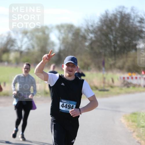 06.04.2025 - 44. Internationalen Wilhelmsburger Insellauf Jannik Wohlers http://msf.ph/oto/7600907 06.04.2025 10:43:20 Laufen 4494 meine-sportfotos.de