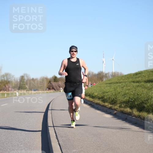 06.04.2025 - 44. Internationalen Wilhelmsburger Insellauf Jannik Wohlers http://msf.ph/oto/7600947 06.04.2025 09:19:27 Laufen 739 meine-sportfotos.de
