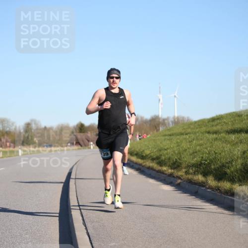06.04.2025 - 44. Internationalen Wilhelmsburger Insellauf Jannik Wohlers http://msf.ph/oto/7600954 06.04.2025 09:19:27 Laufen 739 meine-sportfotos.de