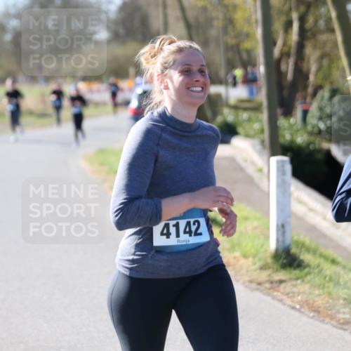 06.04.2025 - 44. Internationalen Wilhelmsburger Insellauf Jannik Wohlers http://msf.ph/oto/7601000 06.04.2025 10:43:32 Laufen 4142, 4141 meine-sportfotos.de