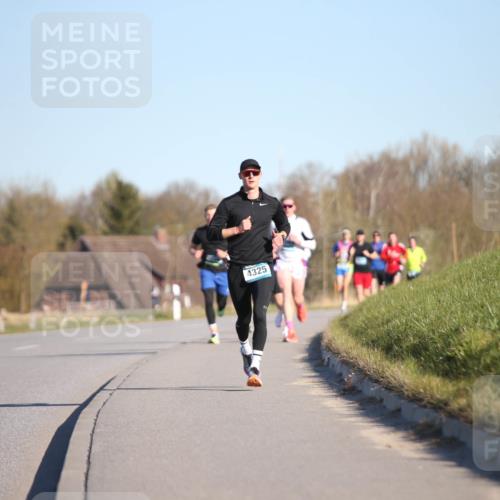 06.04.2025 - 44. Internationalen Wilhelmsburger Insellauf Jannik Wohlers http://msf.ph/oto/7601085 06.04.2025 09:19:32 Laufen 4325 meine-sportfotos.de