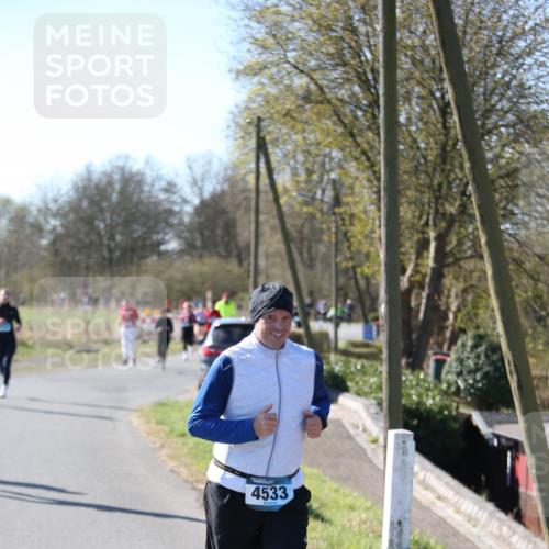 06.04.2025 - 44. Internationalen Wilhelmsburger Insellauf Jannik Wohlers http://msf.ph/oto/7601135 06.04.2025 10:43:54 Laufen 4533 meine-sportfotos.de