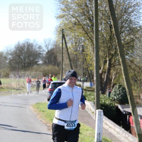 06.04.2025 - 44. Internationalen Wilhelmsburger Insellauf Jannik Wohlers http://msf.ph/oto/7601137 06.04.2025 10:43:54 Laufen 4533 meine-sportfotos.de