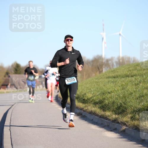 06.04.2025 - 44. Internationalen Wilhelmsburger Insellauf Jannik Wohlers http://msf.ph/oto/7601159 06.04.2025 09:19:36 Laufen 4325 meine-sportfotos.de