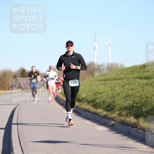 06.04.2025 - 44. Internationalen Wilhelmsburger Insellauf Jannik Wohlers http://msf.ph/oto/7601198 06.04.2025 09:19:36 Laufen 4325 meine-sportfotos.de