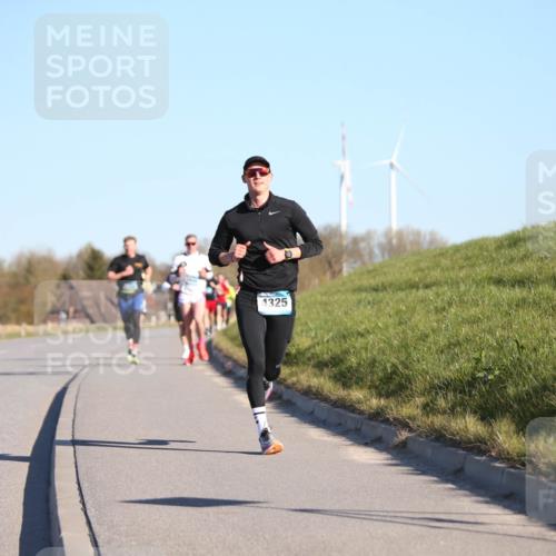 06.04.2025 - 44. Internationalen Wilhelmsburger Insellauf Jannik Wohlers http://msf.ph/oto/7601208 06.04.2025 09:19:36 Laufen 4325 meine-sportfotos.de