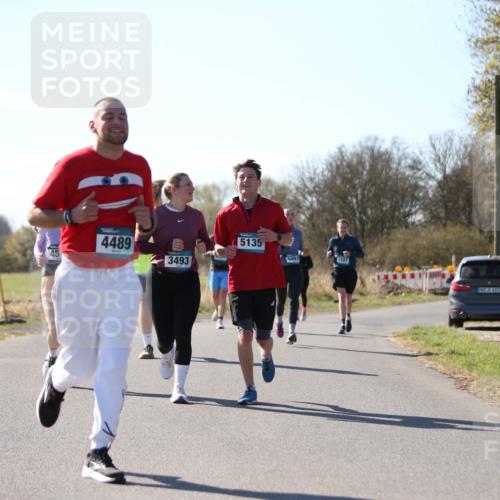 06.04.2025 - 44. Internationalen Wilhelmsburger Insellauf Jannik Wohlers http://msf.ph/oto/7601235 06.04.2025 10:44:12 Laufen 45, 4489, 3493, 5135, 4491, 31, 4323 meine-sportfotos.de