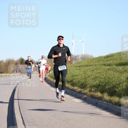 06.04.2025 - 44. Internationalen Wilhelmsburger Insellauf Jannik Wohlers http://msf.ph/oto/7601236 06.04.2025 09:19:36 Laufen 4325 meine-sportfotos.de