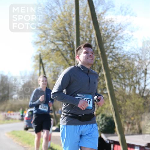 06.04.2025 - 44. Internationalen Wilhelmsburger Insellauf Jannik Wohlers http://msf.ph/oto/7601331 06.04.2025 10:44:21 Laufen 3287, 7 meine-sportfotos.de