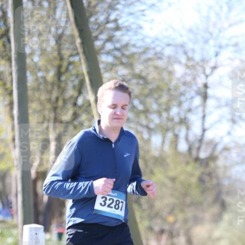 06.04.2025 - 44. Internationalen Wilhelmsburger Insellauf Jannik Wohlers http://msf.ph/oto/7601348 06.04.2025 10:44:23 Laufen 3287 meine-sportfotos.de