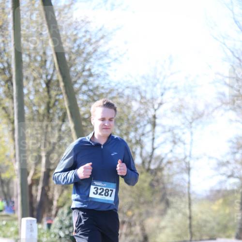 06.04.2025 - 44. Internationalen Wilhelmsburger Insellauf Jannik Wohlers http://msf.ph/oto/7601355 06.04.2025 10:44:23 Laufen 3287 meine-sportfotos.de