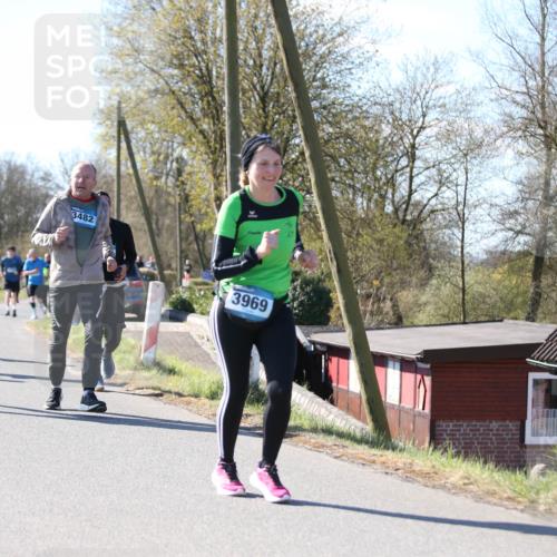 06.04.2025 - 44. Internationalen Wilhelmsburger Insellauf Jannik Wohlers http://msf.ph/oto/7601402 06.04.2025 10:44:45 Laufen 3868, 3483, 3482, 3969 meine-sportfotos.de
