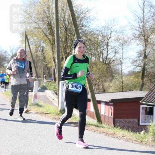 06.04.2025 - 44. Internationalen Wilhelmsburger Insellauf Jannik Wohlers http://msf.ph/oto/7601408 06.04.2025 10:44:45 Laufen 3868, 3483, 3482, 3969 meine-sportfotos.de