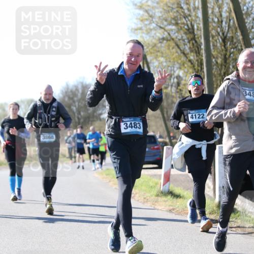 06.04.2025 - 44. Internationalen Wilhelmsburger Insellauf Jannik Wohlers http://msf.ph/oto/7601429 06.04.2025 10:44:47 Laufen 5106, 3868, 3483, 4122, 3482 meine-sportfotos.de