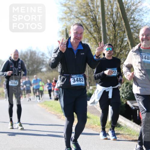 06.04.2025 - 44. Internationalen Wilhelmsburger Insellauf Jannik Wohlers http://msf.ph/oto/7601437 06.04.2025 10:44:47 Laufen 5106, 3868, 3483, 22, 3482 meine-sportfotos.de