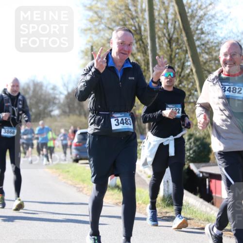 06.04.2025 - 44. Internationalen Wilhelmsburger Insellauf Jannik Wohlers http://msf.ph/oto/7601442 06.04.2025 10:44:47 Laufen 3868, 3483, 22, 3482 meine-sportfotos.de