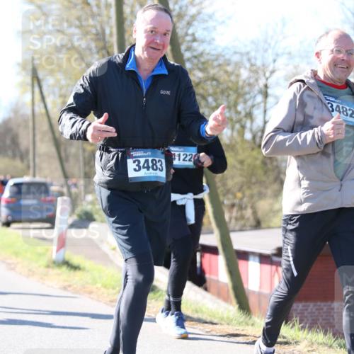 06.04.2025 - 44. Internationalen Wilhelmsburger Insellauf Jannik Wohlers http://msf.ph/oto/7601453 06.04.2025 10:44:47 Laufen 3868, 3483, 122, 3482 meine-sportfotos.de