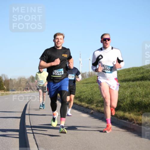 06.04.2025 - 44. Internationalen Wilhelmsburger Insellauf Jannik Wohlers http://msf.ph/oto/7601461 06.04.2025 09:19:43 Laufen 3368, 3599, 4548, 3600 meine-sportfotos.de