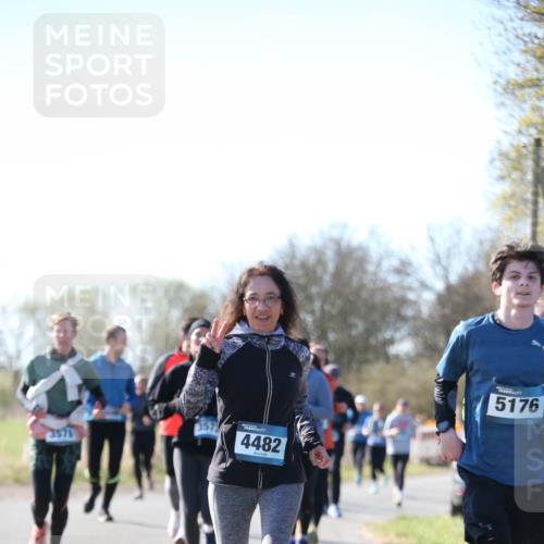 06.04.2025 - 44. Internationalen Wilhelmsburger Insellauf Jannik Wohlers http://msf.ph/oto/7601540 06.04.2025 10:44:57 Laufen 3573, 3571, 4482, 5176 meine-sportfotos.de