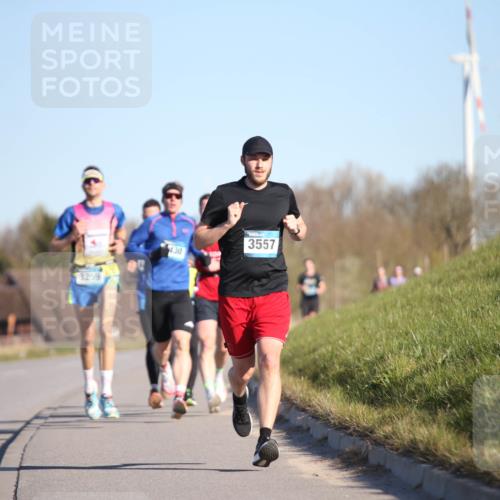 06.04.2025 - 44. Internationalen Wilhelmsburger Insellauf Jannik Wohlers http://msf.ph/oto/7601650 06.04.2025 09:19:47 Laufen 3259, 430, 3557 meine-sportfotos.de