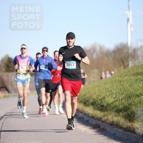 06.04.2025 - 44. Internationalen Wilhelmsburger Insellauf Jannik Wohlers http://msf.ph/oto/7601659 06.04.2025 09:19:47 Laufen 3259, 4430, 3557 meine-sportfotos.de