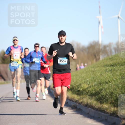 06.04.2025 - 44. Internationalen Wilhelmsburger Insellauf Jannik Wohlers http://msf.ph/oto/7601682 06.04.2025 09:19:47 Laufen 3259, 4529, 4430, 3557 meine-sportfotos.de