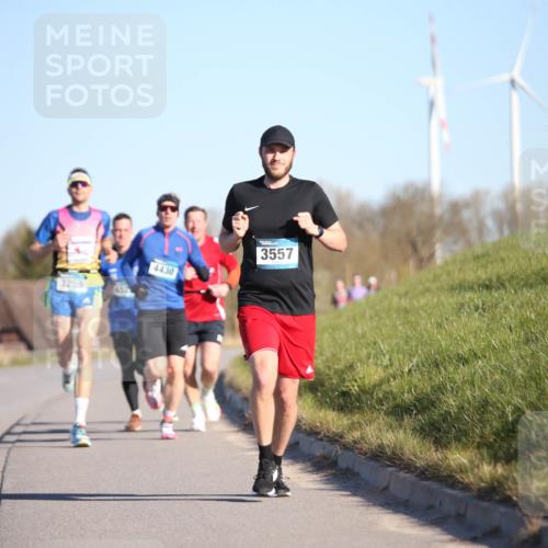 06.04.2025 - 44. Internationalen Wilhelmsburger Insellauf Jannik Wohlers http://msf.ph/oto/7601687 06.04.2025 09:19:47 Laufen 3259, 452, 4430, 3557 meine-sportfotos.de