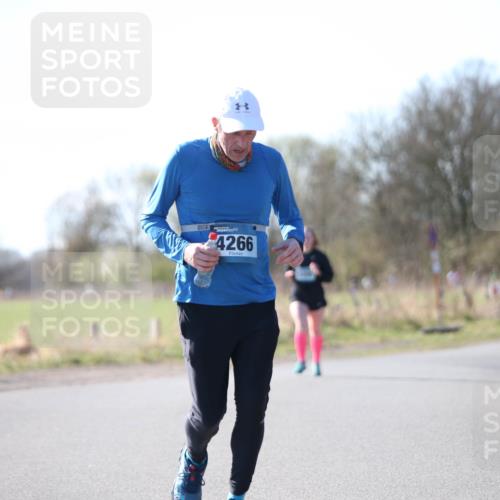 06.04.2025 - 44. Internationalen Wilhelmsburger Insellauf Jannik Wohlers http://msf.ph/oto/7601691 06.04.2025 10:45:16 Laufen 808, 4266 meine-sportfotos.de