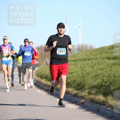 06.04.2025 - 44. Internationalen Wilhelmsburger Insellauf Jannik Wohlers http://msf.ph/oto/7601692 06.04.2025 09:19:49 Laufen 4430, 3259, 3557 meine-sportfotos.de