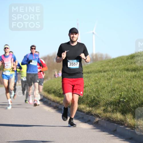 06.04.2025 - 44. Internationalen Wilhelmsburger Insellauf Jannik Wohlers http://msf.ph/oto/7601700 06.04.2025 09:19:49 Laufen 4430, 3557 meine-sportfotos.de