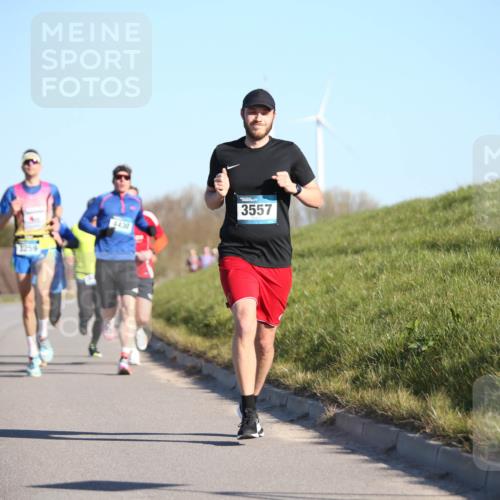 06.04.2025 - 44. Internationalen Wilhelmsburger Insellauf Jannik Wohlers http://msf.ph/oto/7601706 06.04.2025 09:19:49 Laufen 4430, 3557 meine-sportfotos.de