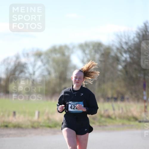 06.04.2025 - 44. Internationalen Wilhelmsburger Insellauf Jannik Wohlers http://msf.ph/oto/7601711 06.04.2025 10:45:22 Laufen 420 meine-sportfotos.de