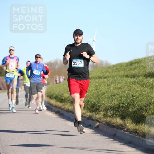 06.04.2025 - 44. Internationalen Wilhelmsburger Insellauf Jannik Wohlers http://msf.ph/oto/7601715 06.04.2025 09:19:49 Laufen 3259, 4430, 3557 meine-sportfotos.de