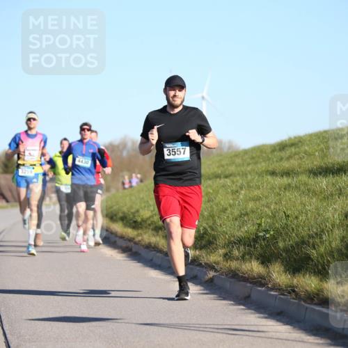 06.04.2025 - 44. Internationalen Wilhelmsburger Insellauf Jannik Wohlers http://msf.ph/oto/7601720 06.04.2025 09:19:49 Laufen 3259, 4430, 3557 meine-sportfotos.de