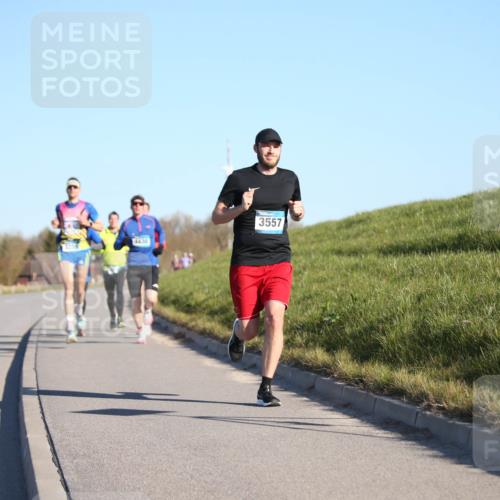 06.04.2025 - 44. Internationalen Wilhelmsburger Insellauf Jannik Wohlers http://msf.ph/oto/7601740 06.04.2025 09:19:49 Laufen 4430, 3557 meine-sportfotos.de