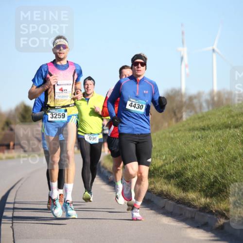 06.04.2025 - 44. Internationalen Wilhelmsburger Insellauf Jannik Wohlers http://msf.ph/oto/7601766 06.04.2025 09:19:50 Laufen 3259, 4096, 4430 meine-sportfotos.de