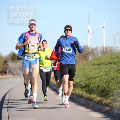 06.04.2025 - 44. Internationalen Wilhelmsburger Insellauf Jannik Wohlers http://msf.ph/oto/7601770 06.04.2025 09:19:50 Laufen 3259, 4096, 4430 meine-sportfotos.de