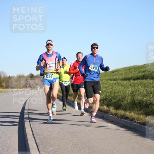 06.04.2025 - 44. Internationalen Wilhelmsburger Insellauf Jannik Wohlers http://msf.ph/oto/7601878 06.04.2025 09:19:52 Laufen 3259, 4096, 4430 meine-sportfotos.de