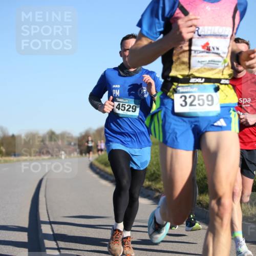 06.04.2025 - 44. Internationalen Wilhelmsburger Insellauf Jannik Wohlers http://msf.ph/oto/7601908 06.04.2025 09:19:54 Laufen 4529, 3259 meine-sportfotos.de